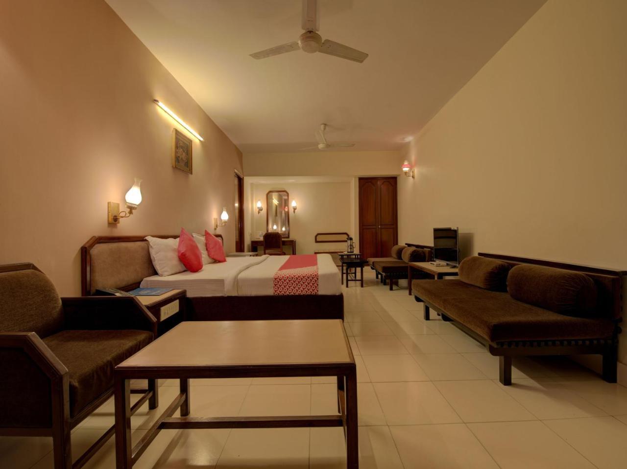 Oyo 1864 Hotel Yuvraj Ranchi Bagian luar foto