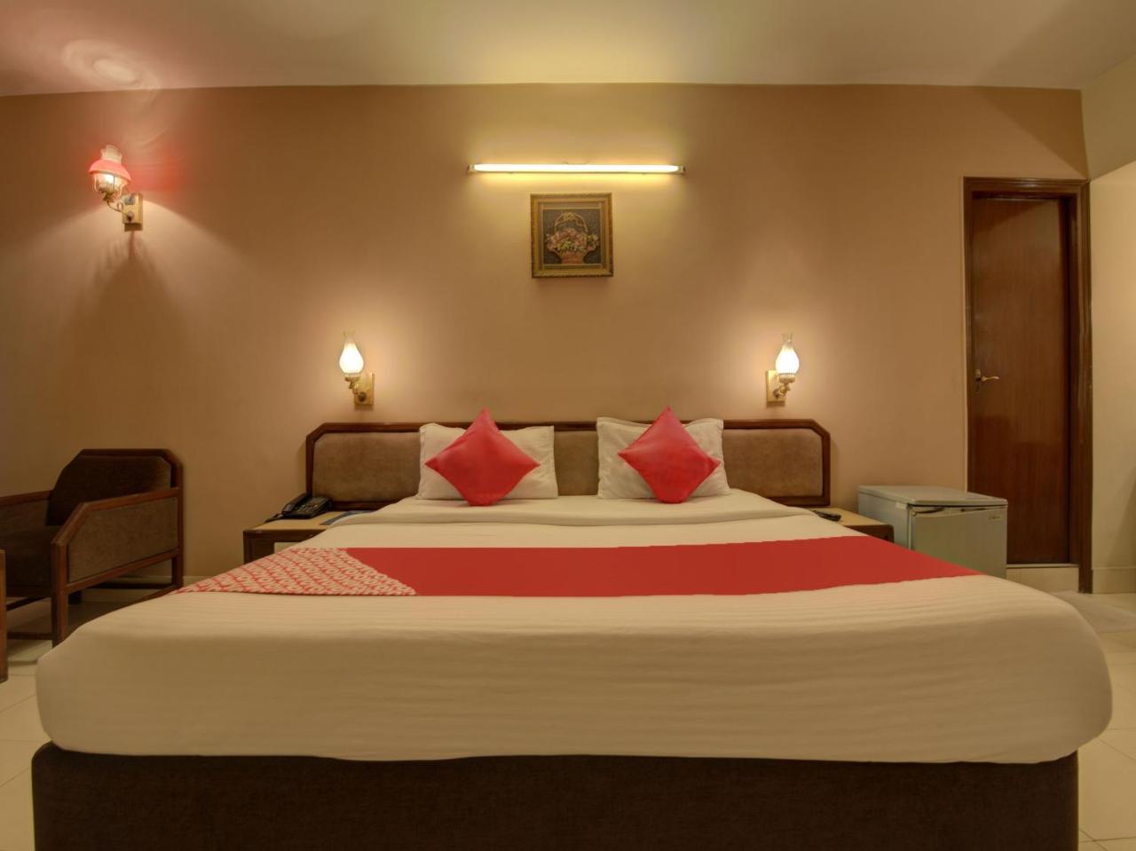 Oyo 1864 Hotel Yuvraj Ranchi Bagian luar foto